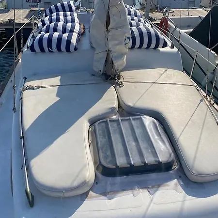 Hotel en barco Velero Menorquin Con Encanto Valencia