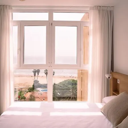 Spectacular Renovated Studio Facing The Sea Apartment *