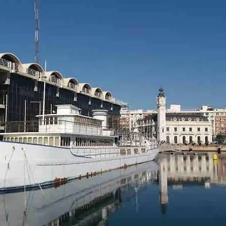 Velero Menorquin Con Encanto Hotel en barco