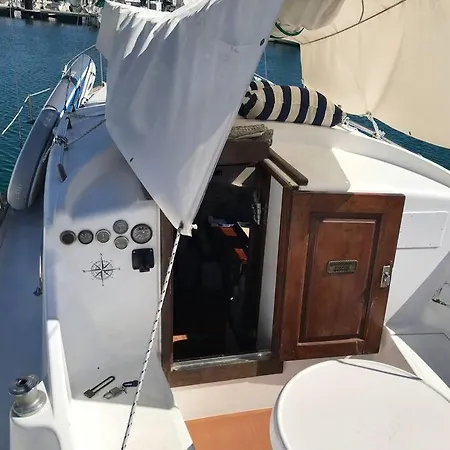 Hotel en barco Velero Menorquin Con Encanto Valencia