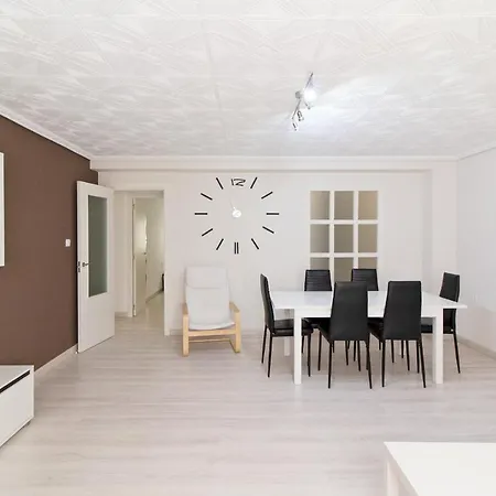 Global Properties, De 4 A 100 M De La Playa Sagunto