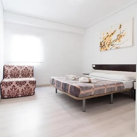 Global Properties, De 4 A 100 M De La Playa Apartamento