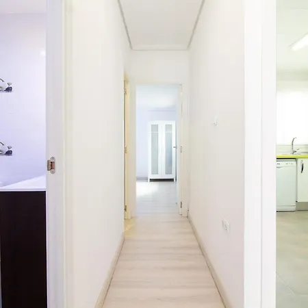 Global Properties, De 4 A 100 M De La Playa * Sagunto
