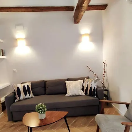 Beautiful Restored House With Terrace *