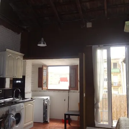 Atico Abuhardillado Bohemio Junto Al Barrio De Ruzafa, Centro Ciudad