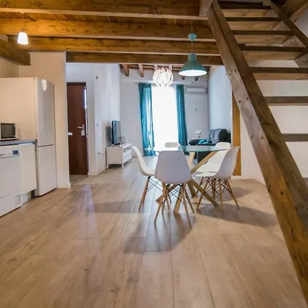 Cozy Duplex 1 Step To City Center Selfcheckin! Appartement