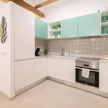 Cabanyal Old Fisherman's House * فالنسيا