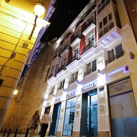 酒店 女王广场小宫殿酒店 3*