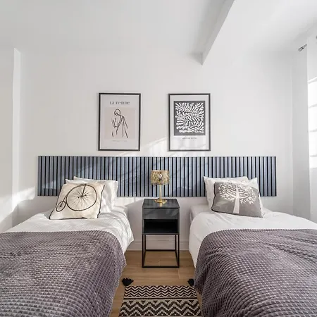 Espectacular Piso Reformado Al Lado Del Rio Turia Valensiya