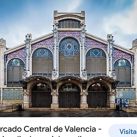 Centro Andando Y Playa Malvarrosa Tranvia Валенсия