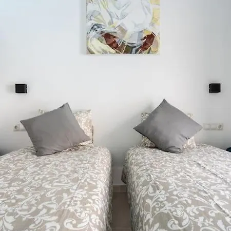 Maison Avec Piscine A Villa Valensiya