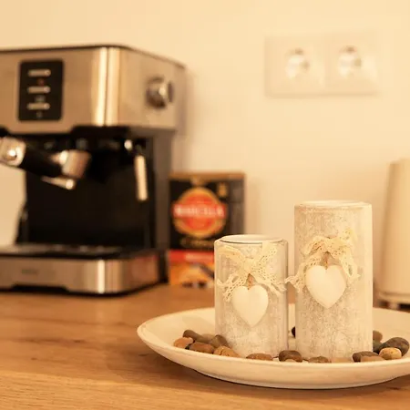 Penthouse Duplex In A 4 Floors Spanish House -8 Min To Center By Metro Apartment