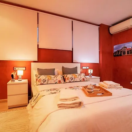 Апартаменты Penthouse Duplex In A 4 Floors Spanish House -8 Min To Center By Metro *