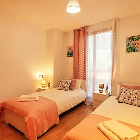 Appartement Penthouse Duplex In A 4 Floors Spanish House -8 Min To Center By Metro *