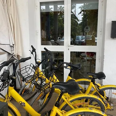 玛尔瓦洛萨海滩旅馆 2*