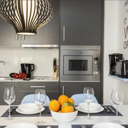 Cozy Flat Near Torres De Serrano Modalidad 11 Noches Minimo O Mas バレンシア