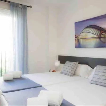 شقة Cozy Flat Near Torres De Serrano Modalidad 11 Noches Minimo O Mas فالنسيا