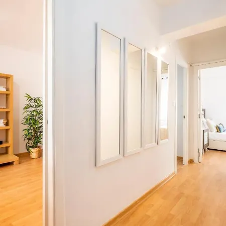 Precioso Piso Moderno: Terraza, A/c, Netflix, Wifi * Valencia