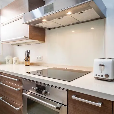 Precioso Piso Moderno: Terraza, A/c, Netflix, Wifi *