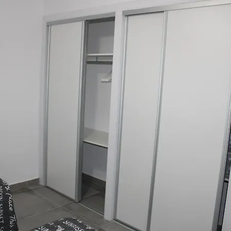 Holiday home Villashinojosa Luxury Poesia *