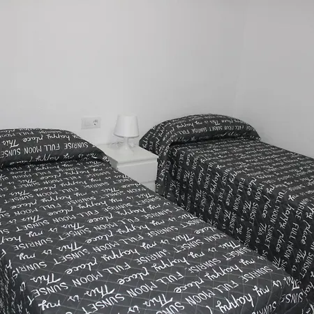 Holiday home Villashinojosa Luxury Poesia *
