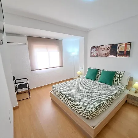 Centrico En Proximo Parada De Metro Angel Guimera * ולנסיה