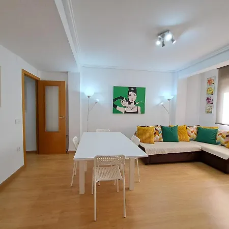 Centrico En Proximo Parada De Metro Angel Guimera ולנסיה