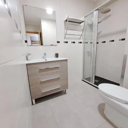 Centrico En Proximo Parada De Metro Angel Guimera ולנסיה