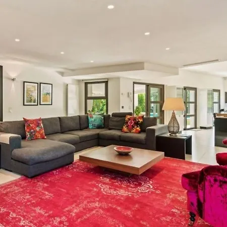 With Private Pool And Bbq For 14 People 度假居 瓦伦西亚