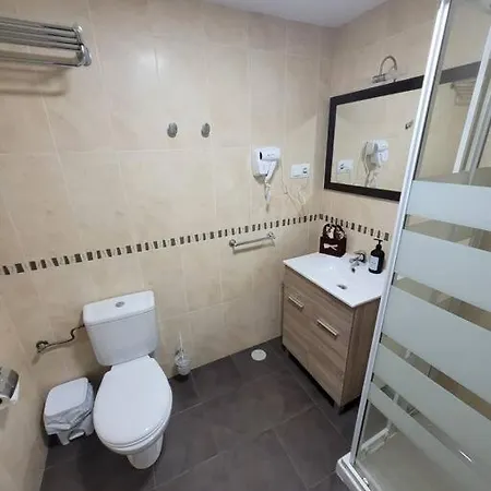 Precioso Reformado Con Terraza, 4 Habs * Valencie
