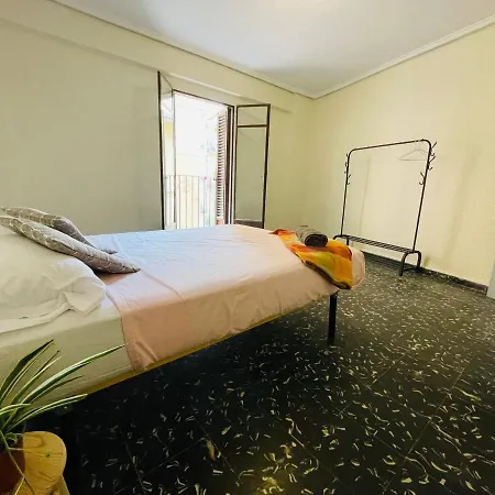 Homestay Con Balcon En El Centro *