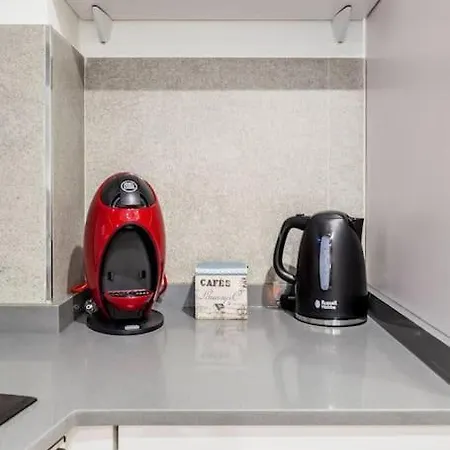 Design & Stylish House In The Center Of בית נופש ולנסיה