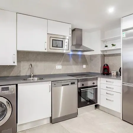 Design & Stylish House In The Center Of בית נופש ולנסיה