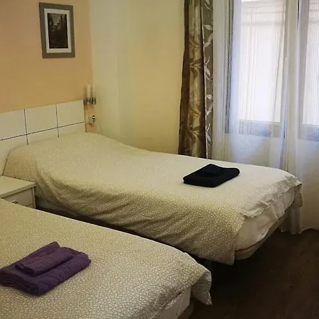 Center Where Falla Starts * Valensiya