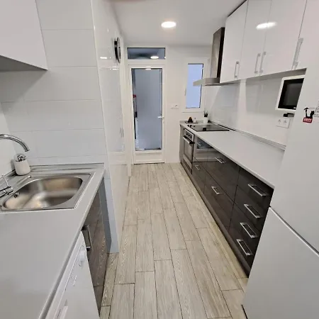 Centrico En Proximo Parada De Metro Angel Guimera Apartment *