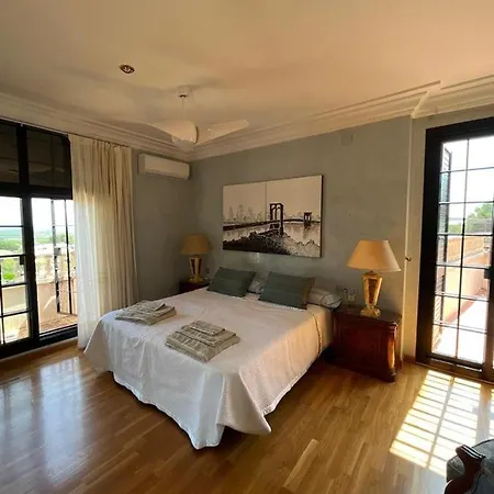 Exclusiva Cerca De & Playas Villa