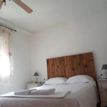 Magnífico Adosado, Cerca De Ciudad, En Zona De Montaña Y Playa Fluvial *