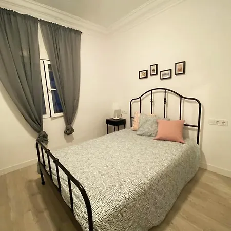 Malvarrosa Private In Shared בית אירוח