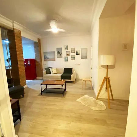 Malvarrosa Private In Shared Homestay