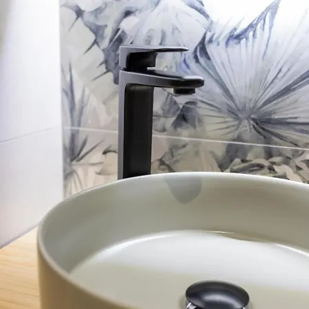 Florit Flats - The * Valence