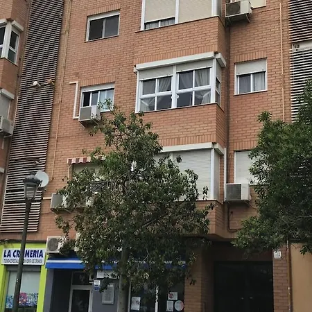 Comodo Y Espacioso Con Parking 公寓