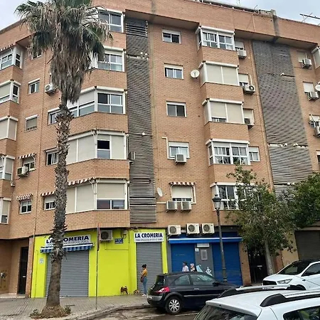 Comodo Y Espacioso Con Parking 公寓 *