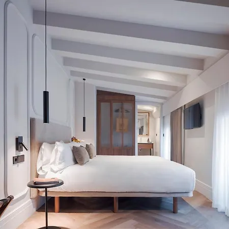 Отель Mate Oliveira - Centre,