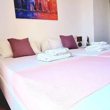 Mediterraneo By Neohotels-centro 8 Min By Metro