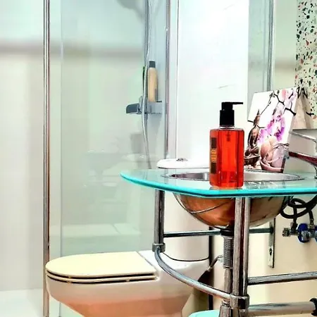 Grand - 8 Min To Center By Metro *