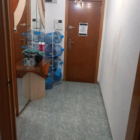 Quarto em Acomodações Particulares Habitación Grande En Piso Compartido Con 2 Adultos Y 1 Perrito