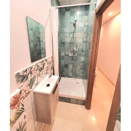 Plaza Resest بيت شباب فالنسيا