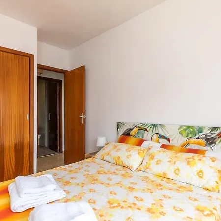 Isola Beachside Apartman *