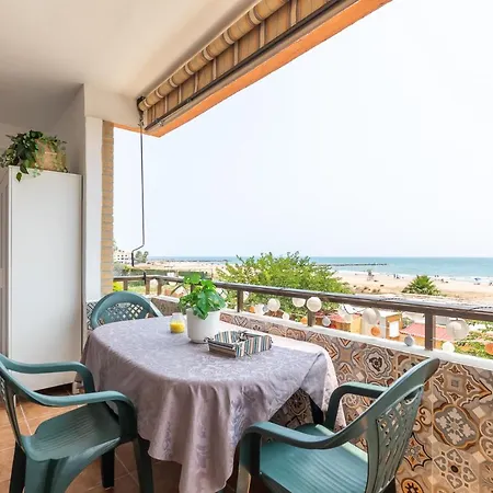 Isola Beachside Apartment Valencia