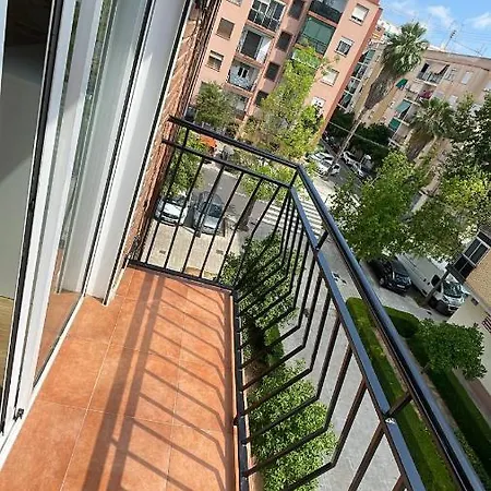 Habitacion Con Balcon En Piso Compartido